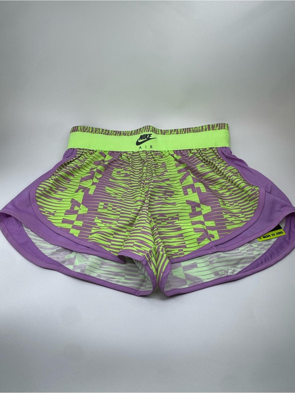 Nike Women’s Air Tempo Printed Shorts Size: Medium NWT